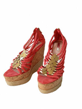 H by Halston Coral Fuchsia Suede Strappy Wedge Sandals Gold Discs
